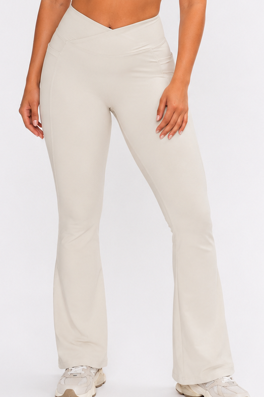 SoftBalance™ Wide Leg Leggings – Vanilla Cold Foam
