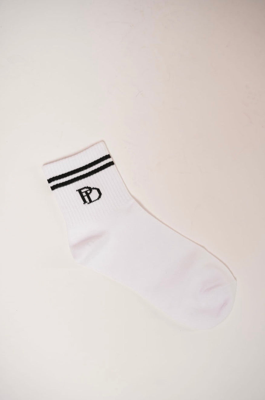 Pretty Drip PD White Half Socks – Two-Line Design